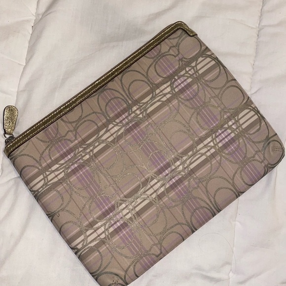 ✨ iPad Coach case - Picture 2 of 4